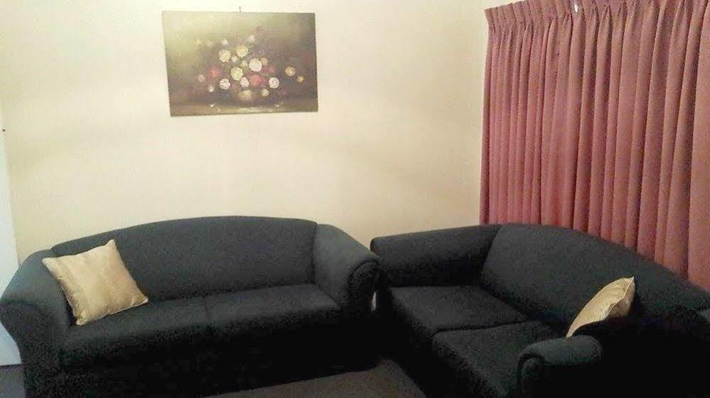 Park Avenue Holiday Units Олбані Екстер'єр фото