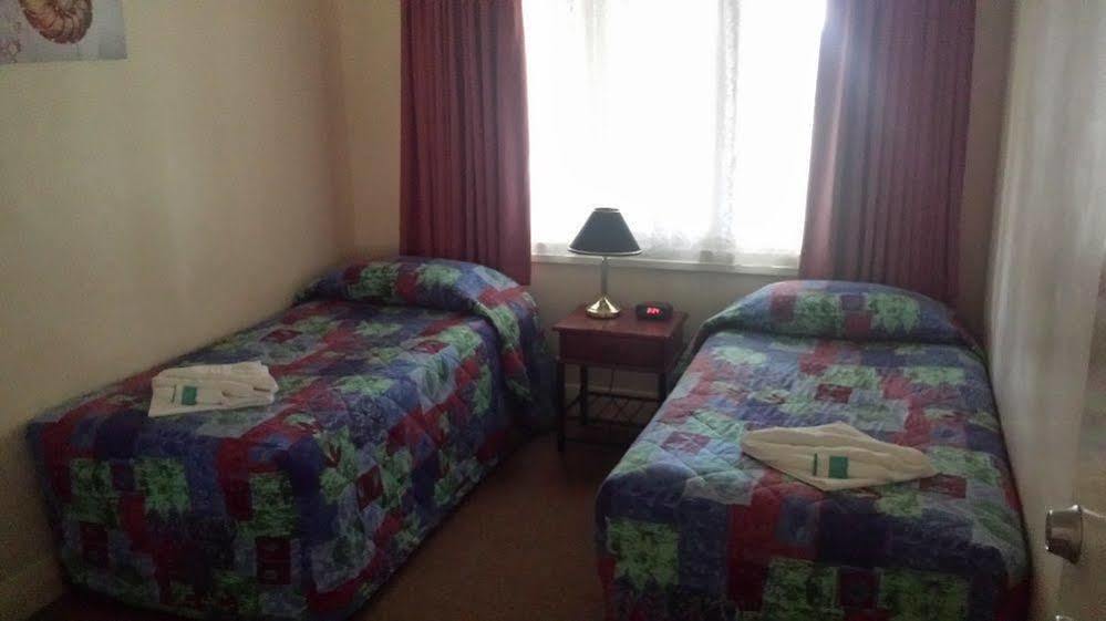 Park Avenue Holiday Units Олбані Екстер'єр фото